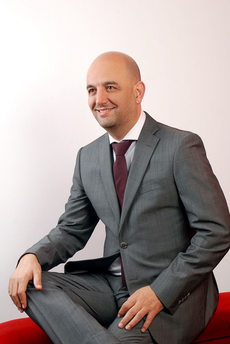 الفنان سامر أبورسلان