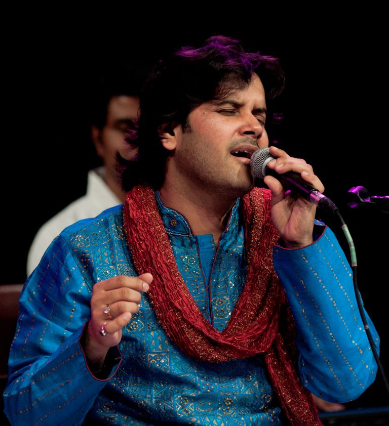 المغني الهندي جاويد علي الفنان لطفي بوشناق