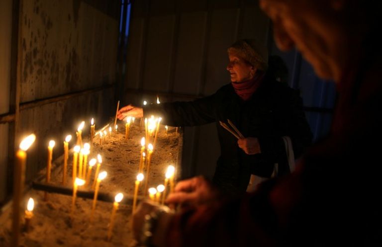 احتفالات عيد الميلاد في البوسنة الكاتدرائية الأرثوذكسية عشية عيد الميلاد في مينسك روسيا البيضاء