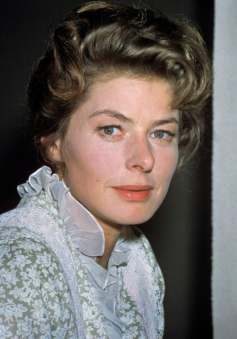 إنجريد برجمان إنجريد برجمان وهامفري بوجارت وكلود رين وبول هنرايد في آخر مشهد للفيلم