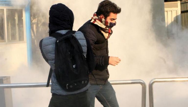الشرطة الإيرانية تقمع متظاهرين يطالبون بسقوط نظام المرشد