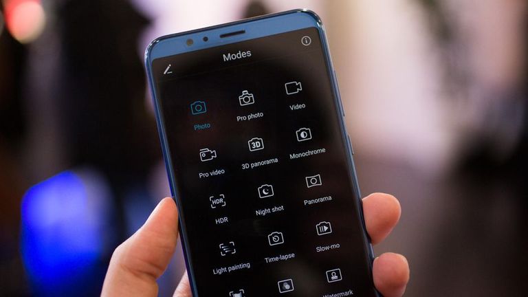 هواتف تسطع في معرض CES 2018