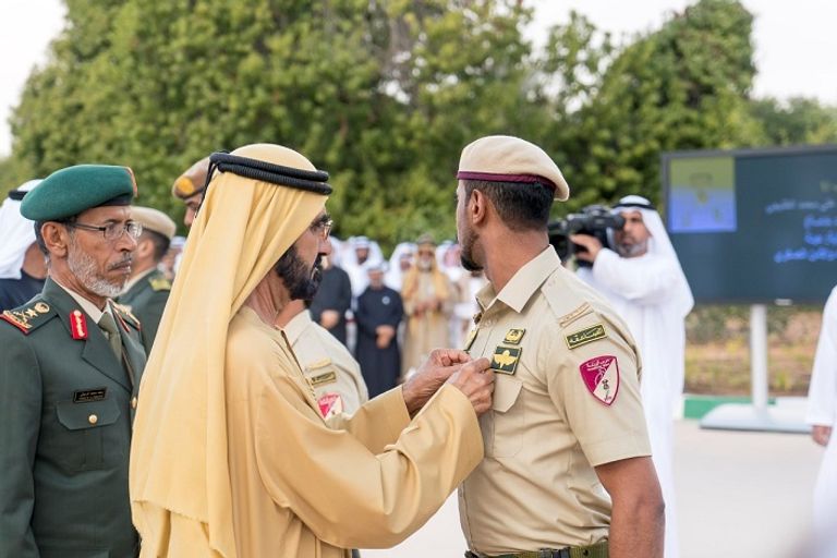 الشيخ محمد بن راشد و الشيخ محمد بن زايد يكرمان أبطال القوات المسلحة
