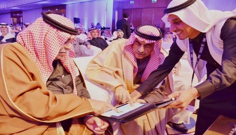 وزير الشؤون البلدية السعودي يدشن عددا من التطبيقات الإلكترونية