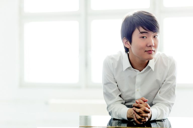 نجم سيونج-جين تشو بزغ إثر فوزه بمسابقة شوبان الدولية للبيانو الفنان سيونج-جين تشو