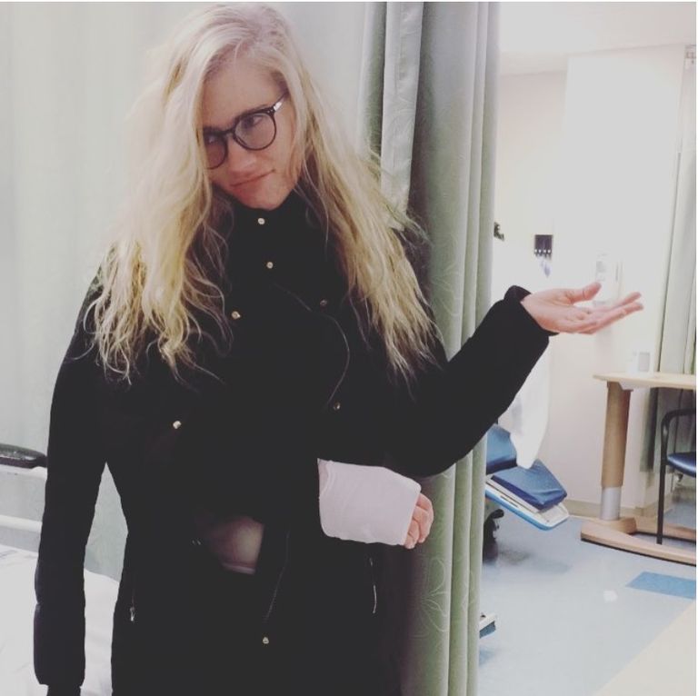 هيدي صاحبة الطبعة الأمريكية من أغنية 3 دقات في المستشفي الأمريكية هيدي التي غنت 3 دقات على طريقتها الخاصة