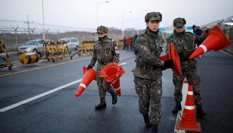 بانمونجوم على الحدود بين الكوريتين - رويترز