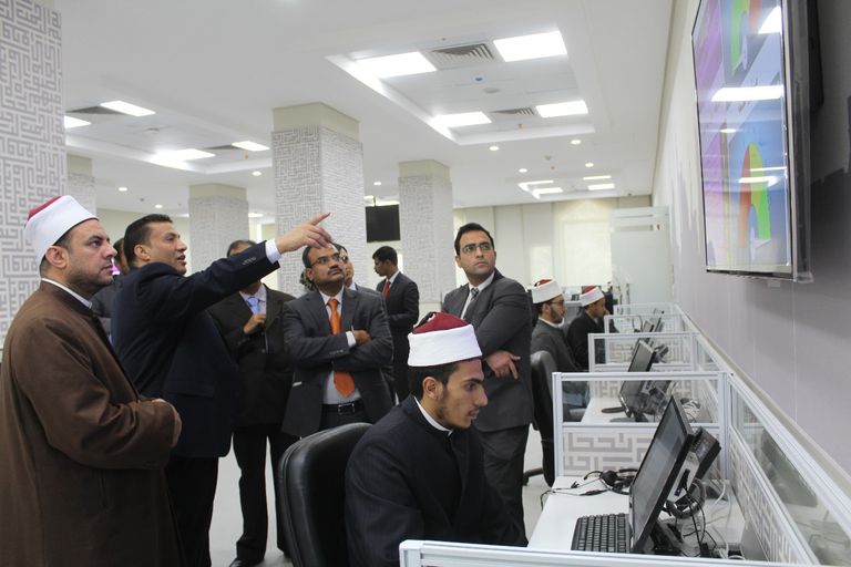 الوفد الهندي خلال زيارة مرصد الأزهر