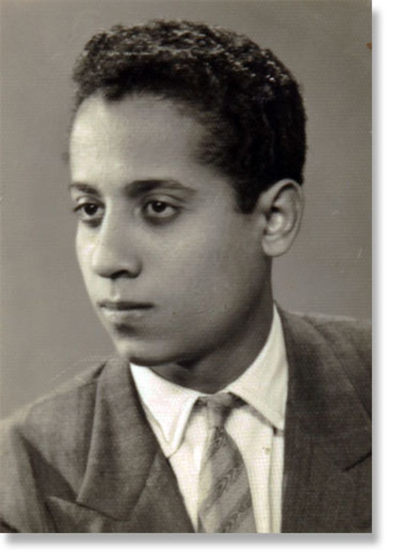 يوسف ندا سفير ظل الإخوان