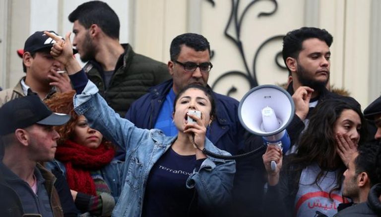 وقفة احتجاجية بتونس رفضا لفرض ضرائب جديدة