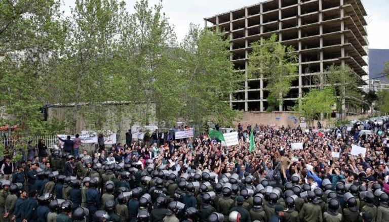 انتفاضة الشعب ضد نظام الملالي في إيران