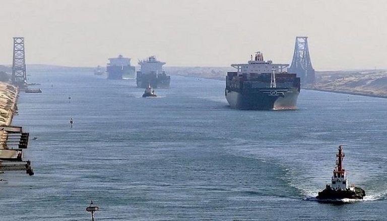 سفن تعبر قناة السويس 