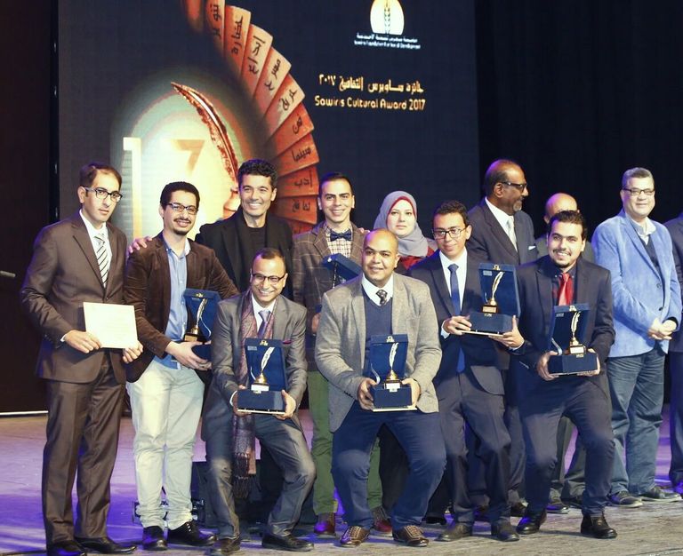 خالد النبوي مع الفائزين الفنان أحمد حلمي كان ضيف شرف حفل جوائز ساويرس