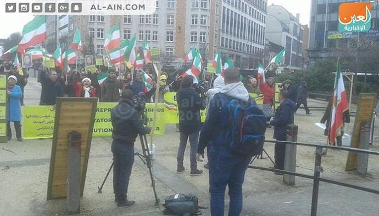 متظاهرون إيرانيون أمام مقر الاتحاد الأوروبي