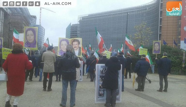 متظاهرون إيرانيون أمام مقر الاتحاد الأوروبي