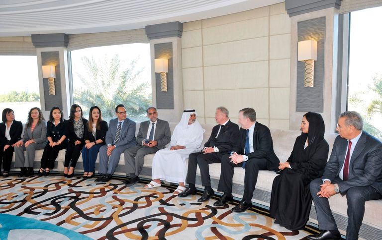 الاجتماعات ناقشت عدداً من المواضيع ذات الاهتمام المشترك الشيخ نهيان بن مبارك آل نهيان وأعضاء الوفد