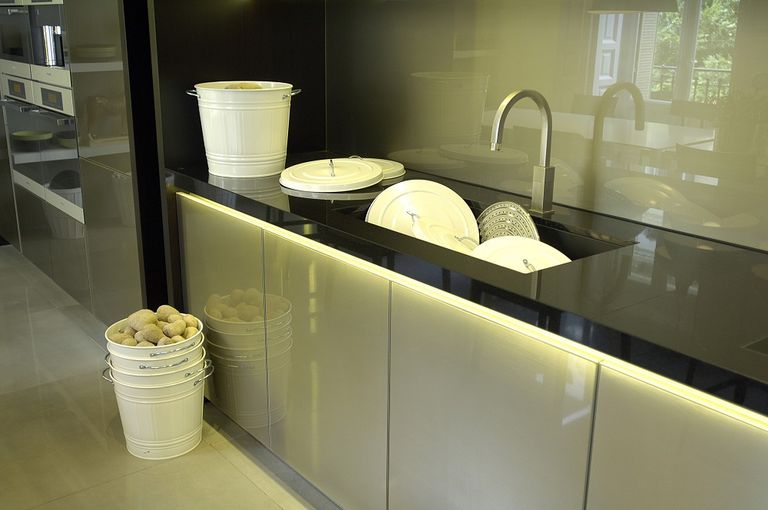 مواد الطلاء والبناء والغبار غير المرئي قد يسبب الحساسية