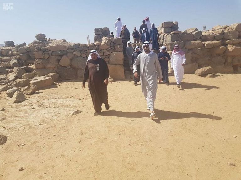 سفير الإمارات لدى السعودية يزور مواقع نجران التاريخية والأثرية