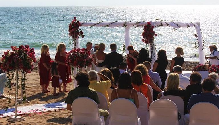 3 ملايين حفل زفاف على شواطئ المكسيك سنويا
