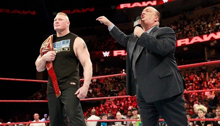 بروك ليسنر وكين تحت الهيكل المعدني