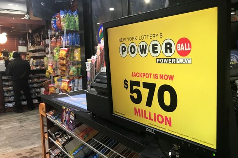 شاب عشريني من فلوريدا يفوز بأكبر جائزة لليانصيب