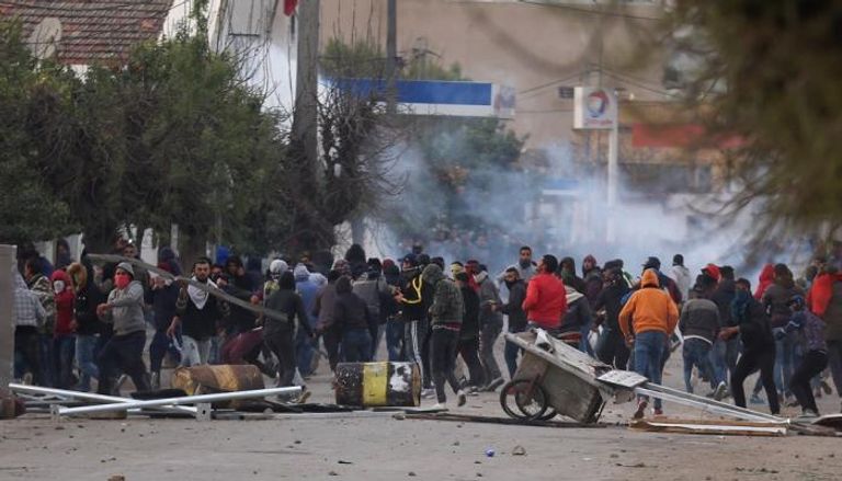 مواجهات بين المتظاهرين وقوات الأمن بتونس 