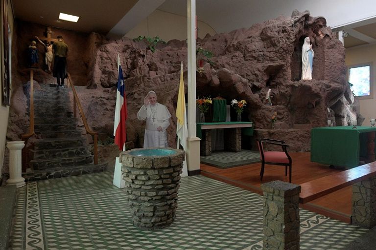 تشيلى تتزين لاستقبال البابا استنفار أمني في تشيلي قبل زيارة البابا - أ. ف. ب