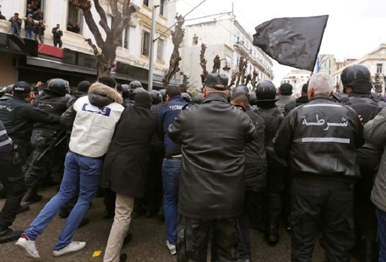 الاحتجاجات التونسية - رويترز