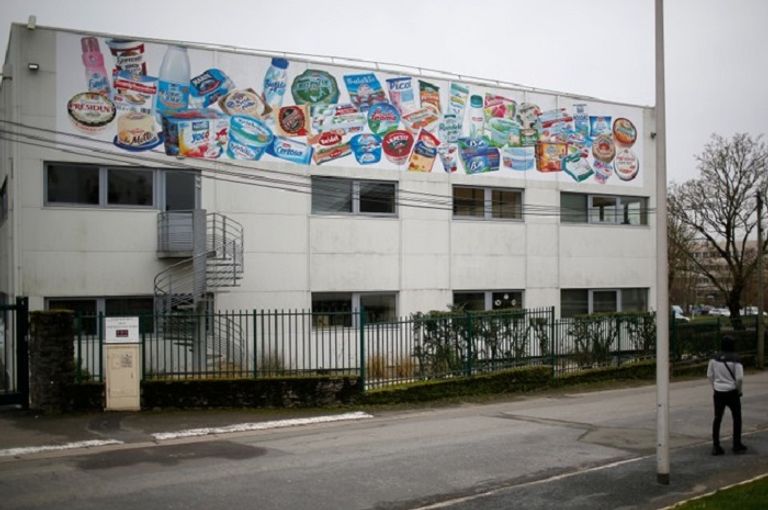 مقر مجموعة الألبان الفرنسية لاكتاليس -رويترز