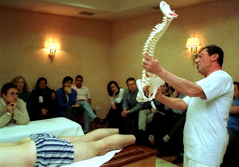 منطقة الظهر واحدة من أهم 4 مناطق يعاني من آلامها الأشخاص البالغون