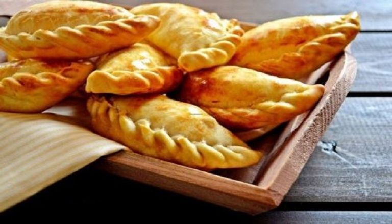 عجينة السمبوسة باللحم المفروم السمبوسة باللحم المفروم.. مذاق خاص