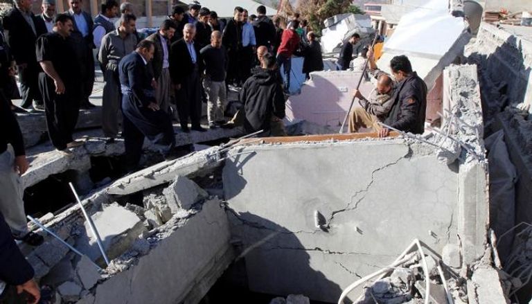 جانب من الدمار الذي خلفه زلزال إيران
