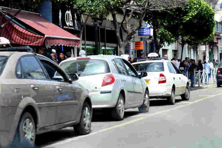 التطبيقات انتشرت عبر ولايات الجزائر بعد العاصمة خدمة طلب التاكسي بالتليفون تصل الجزائر