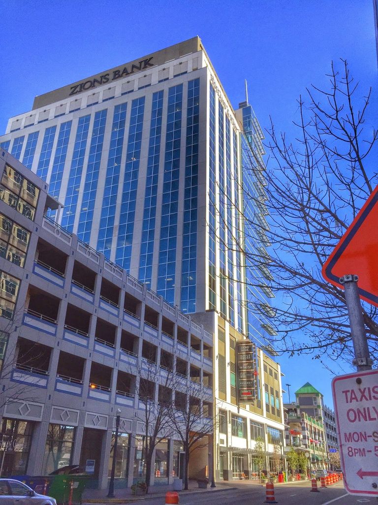 فرع لدجاج كنتاكي في لوس أنجلوس الأمريكية