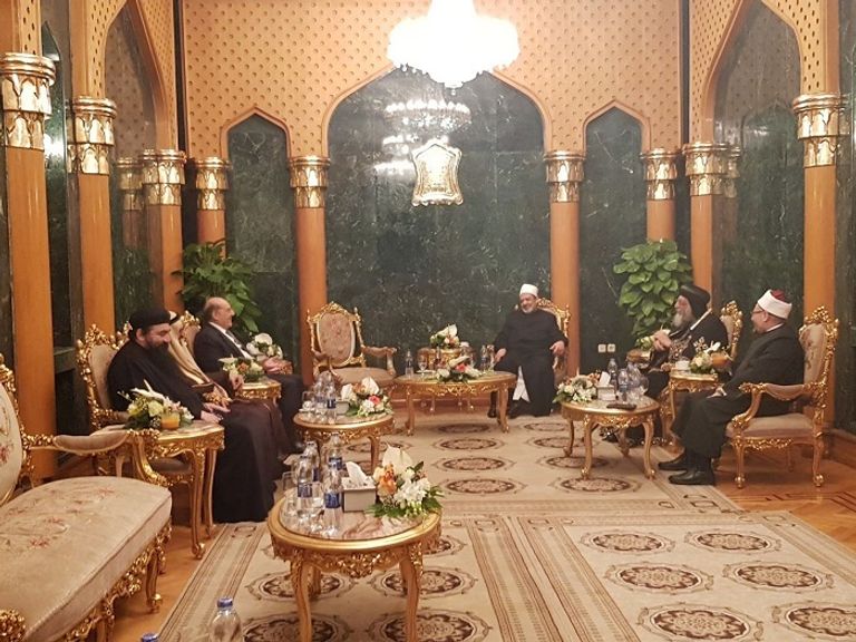 لقاء شيخ الأزهر وبابا الكنيسة المصرية قبيل المؤتمر البابا تواضروس يرفض لغة التهديد الإسرائيلية