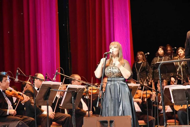 أغانٍ وطنية ألهبت حماس الحضور الفنانون المشاركون في الاحتفالية