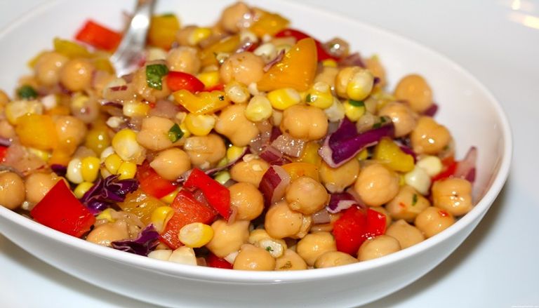 سلطة الحمص اللبنانية طريقة عمل سلطة الحمص بالزبادي