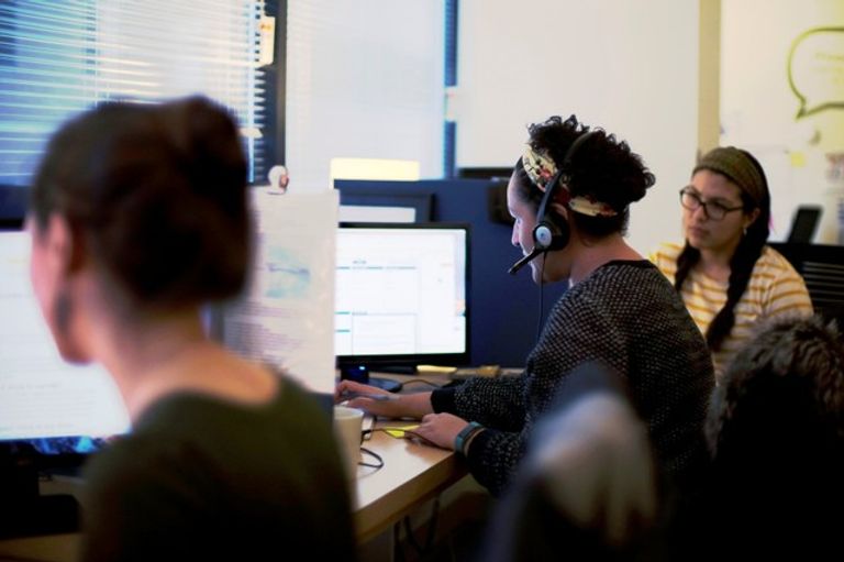 الخطوط الساخنة للإبلاغ عن الاعتداءات الجنسية في أمريكا الخط الساخن للإبلاغ عن الاعتداءات الجنسية في أمريكا