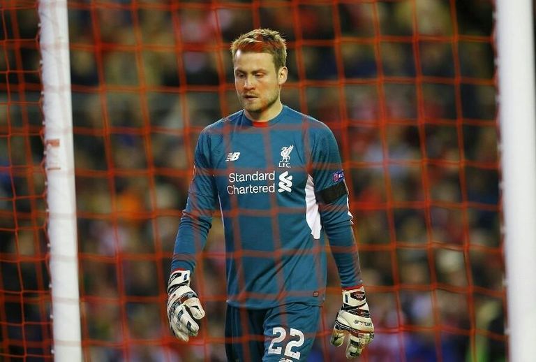 سيمون مينيوليه حارس مرمى ليفربول بيبي رينا حارس مرمى نابولي