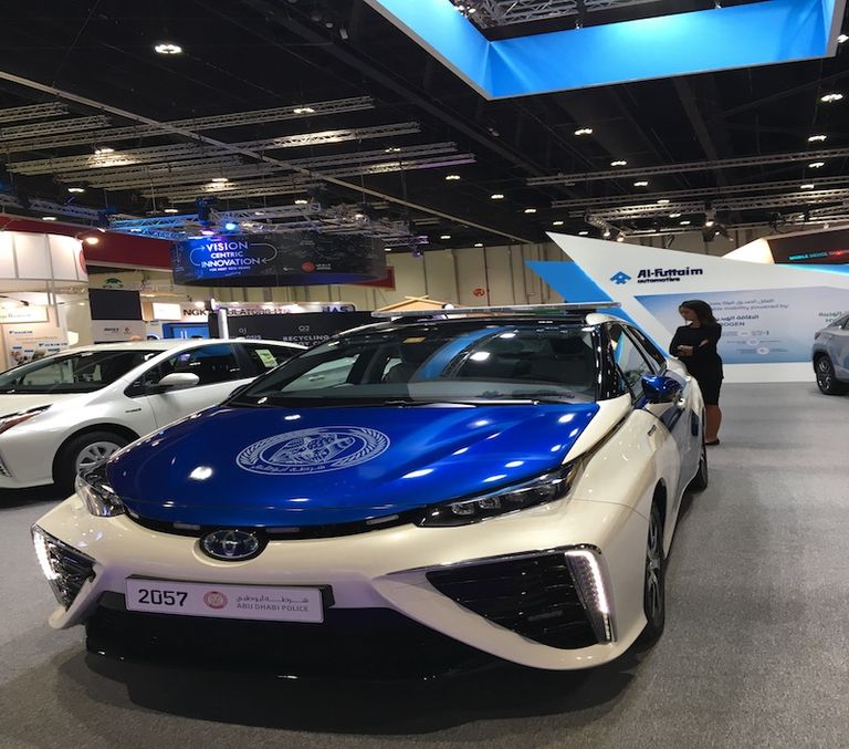 سيارة تويوتا الخالية من الكربون جانب من مشاركة شركتي تويوتا و ليكزس في معرض طاقة المستقبل بأبوظبي