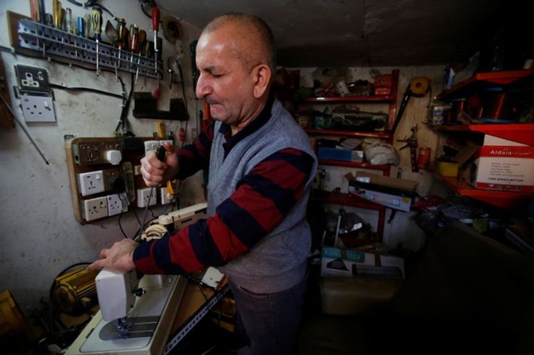 الكفيف العراقي مُنذر سعدون