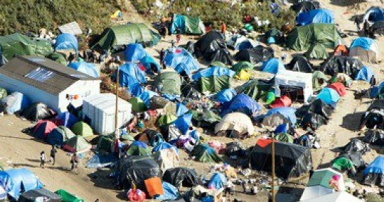 المخيم شكل تهديدا أمنيا وصحيا للسكان مخيم كاليه للاجئين