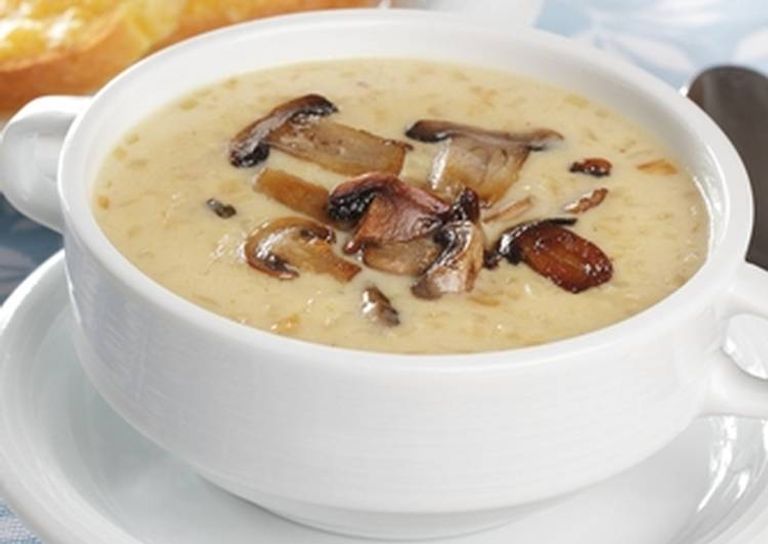 شوربة الفطر بالدجاج شوربة الفطر