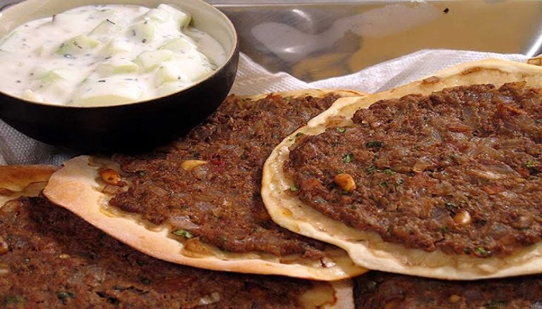 صفيحة اللحم لن تأخذ وقتاً طويلاً بعد الآن طريقة عمل عجينة