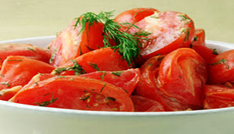 سلطة الطماطم بالطحينة