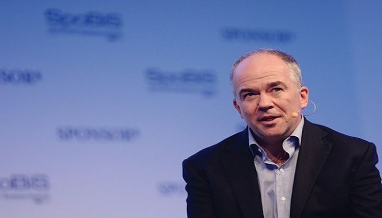 بيتر هيوتن فيسبوك يخطط لضرب احتكار بث البطولات الرياضية