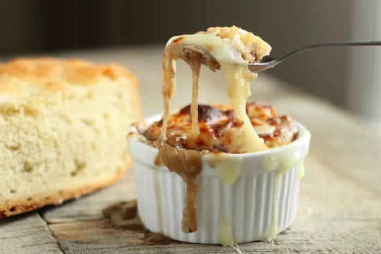 شوربة البصل على الطريقة الفرنسية