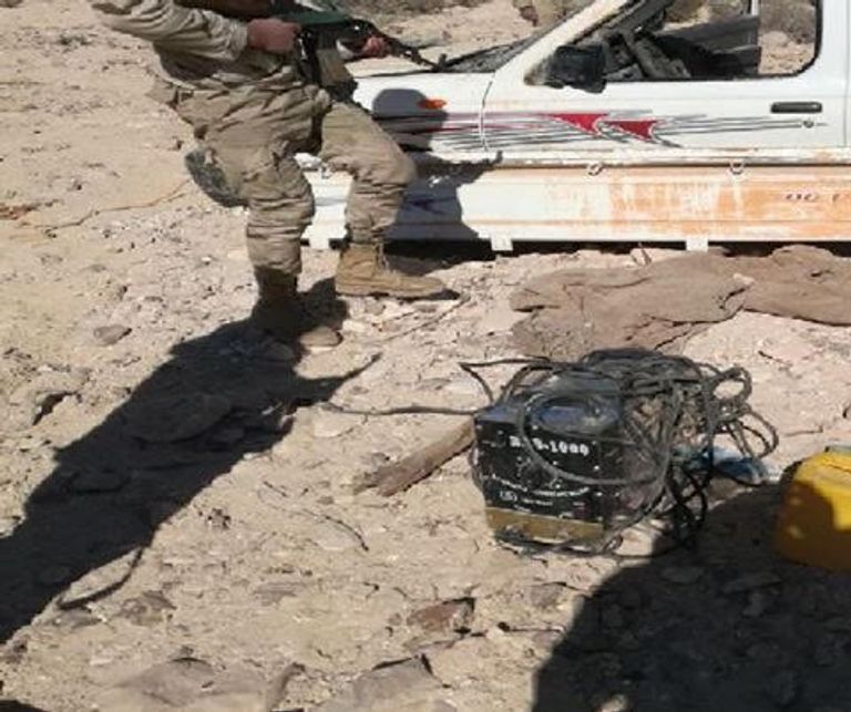 صورة نشرها المتحدث العسكري ضبط قطع غيار ومواد تستخدم في صنع العبوات الناسفة