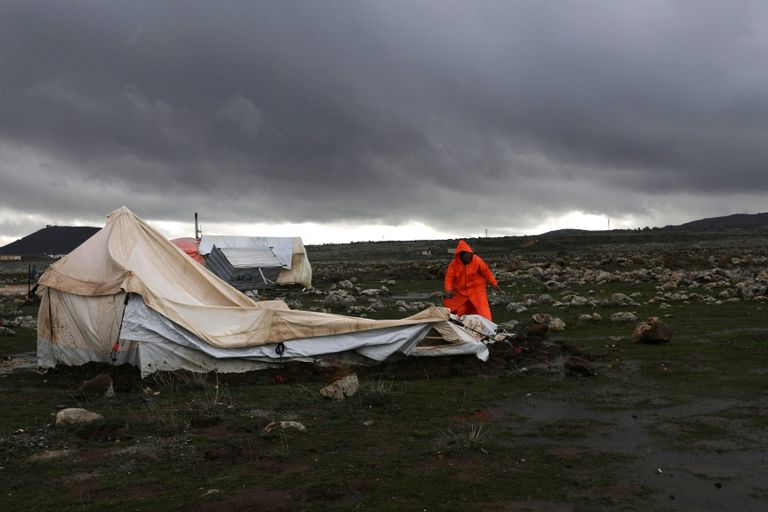 معاناة اللاجئين السوريين من البرد القارس