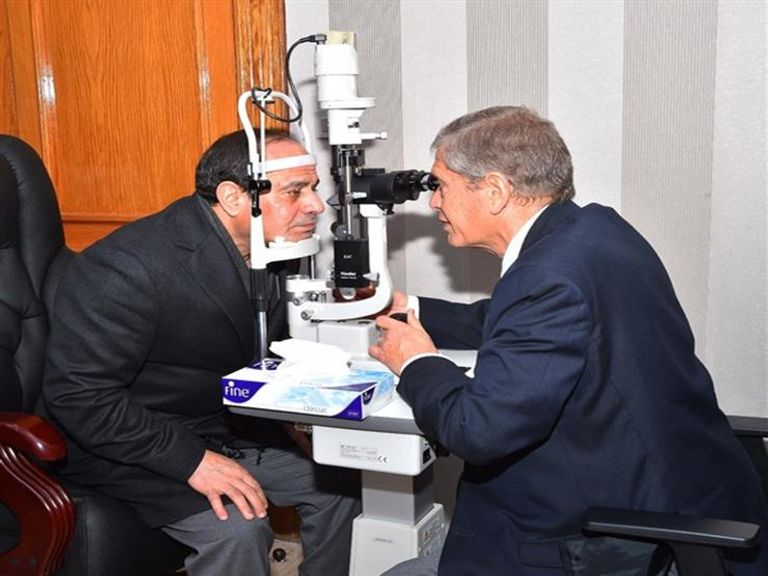 عبد الفتاح السيسي يجري الكشف الطبي عبدالفتاح السيسي خلال الفحوصات الطبية